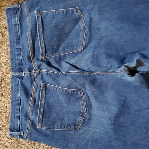 High Rise Jeans - Picture 5 of 6